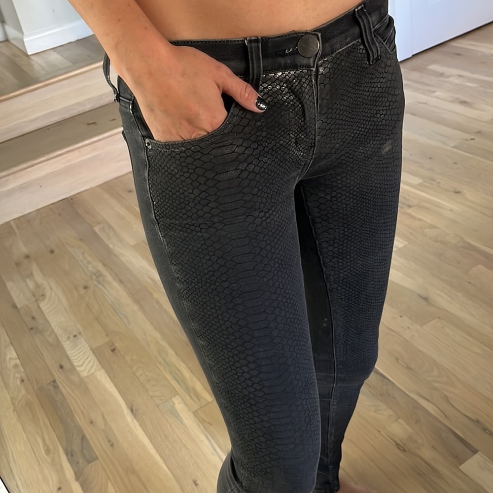 Current Elliott. Made in USA texturized pants.